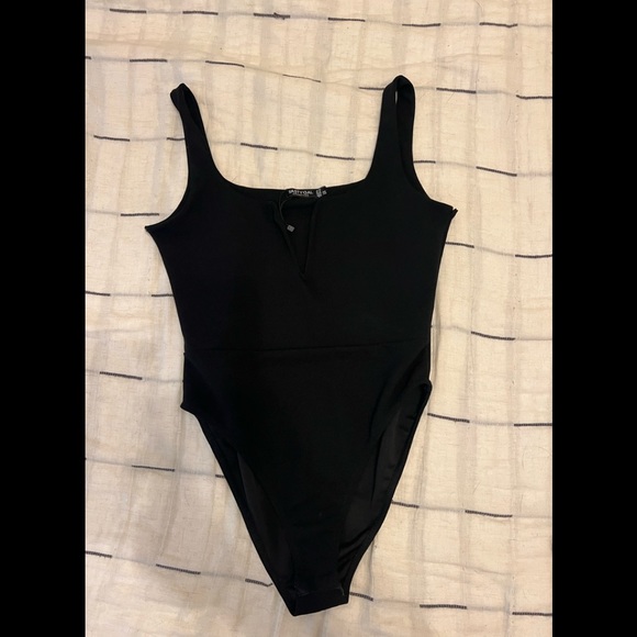 NWOT Nasty Gal bodysuit! US size 8. - Picture 1 of 3